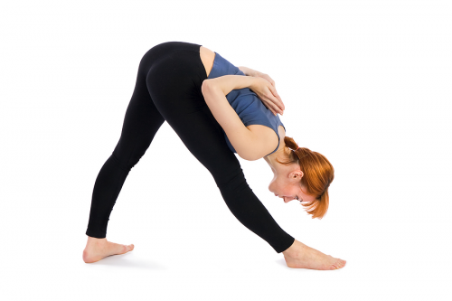 tư thế dùng lực vươn nghiêng - yoga